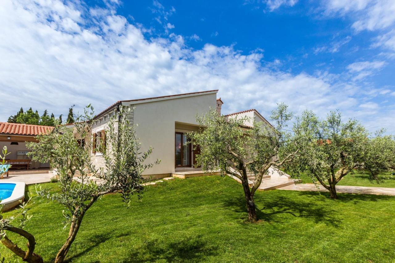 Villa Vignola Kavran エクステリア 写真