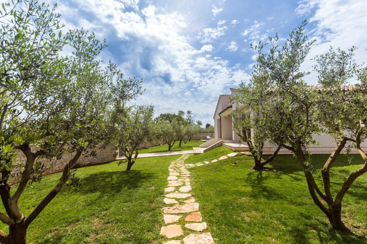 Villa Vignola Kavran エクステリア 写真