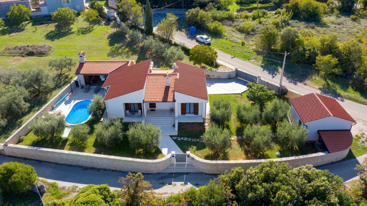 Villa Vignola Kavran エクステリア 写真